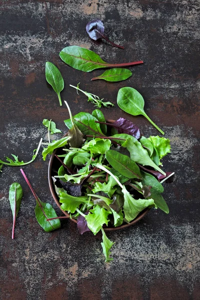 Campur Salad Bayi Dalam Mangkuk Konsep Makanan Sehat Atau Makanan — Stok Foto
