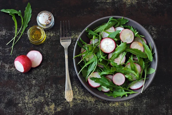 Frischer Gesunder Rettich Rucolasalat Diätsalat Mit Rettich Rohkost — Stockfoto