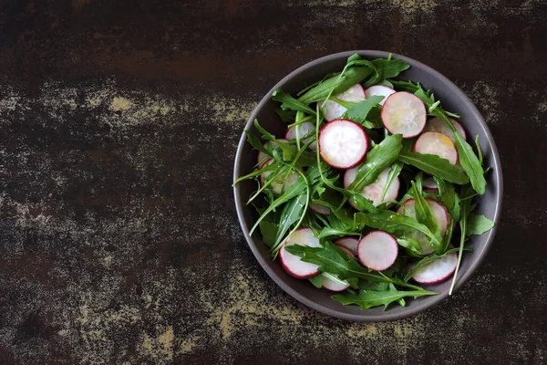 Färsk Frisk Ruccolasallad Dietsallad Med Rädisa Obehandlad Kost — Stockfoto