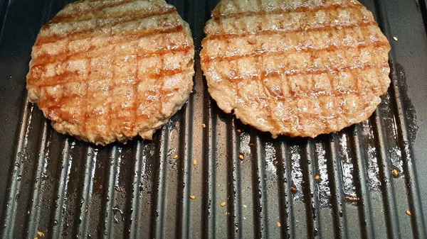 Grillowane Steki Hamburgerowe Wybiórcze Skupienie Blisko — Zdjęcie stockowe