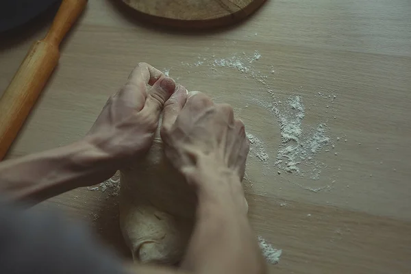 Tabakta etli pilav.
