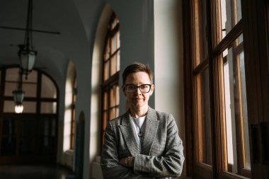 Gzel Yakhina Rus yazar. Zuleikha romanının yazarı gözlerini açtı.