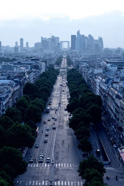 Cityscape Yol Altında Bulutlu Gökyüzü Paris Fransa — Stok fotoğraf