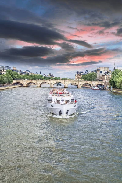 Barca Turistica Sulla Senna Parigi Francia — Foto Stock