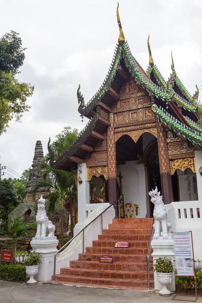 Внешний Вид Украшенной Маленькой Старой Тайской Церкви — стоковое фото