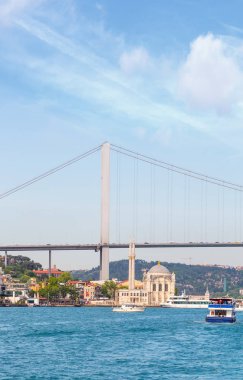 Ortaköy Camii ve Boğaziçi Köprüsü, İstanbul, Türkiye.