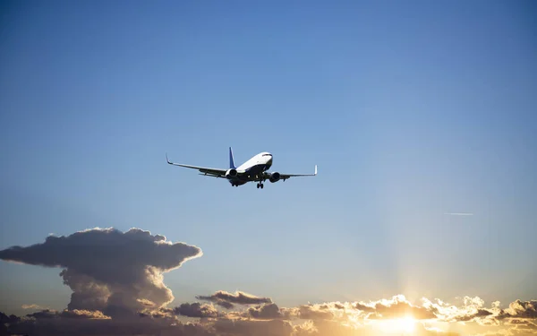 Avião Durante Fase Aterragem — Fotografia de Stock