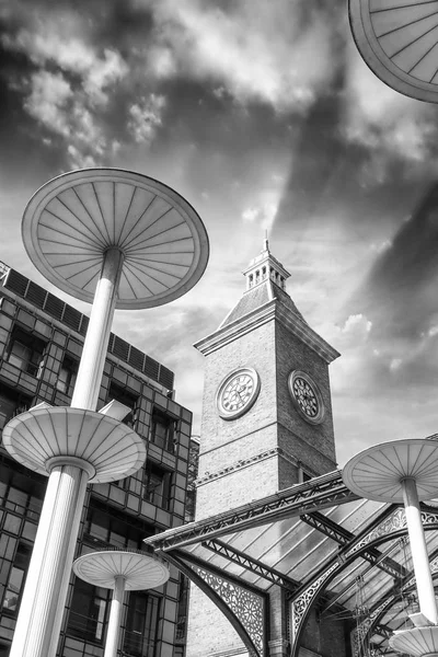 Front Unedrground Station — Stock Photo, Image