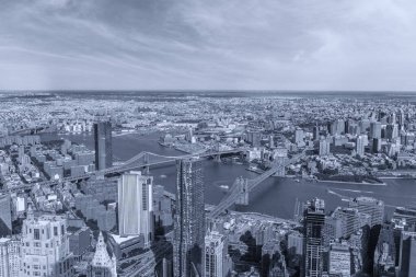 Köprüleri ile Manhattan hava görünümü, Brooklyn Köprüsü ve Manh