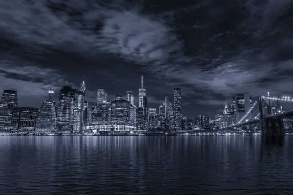 Gece, Nyc tarafından aşağı Manhattan — Stok fotoğraf