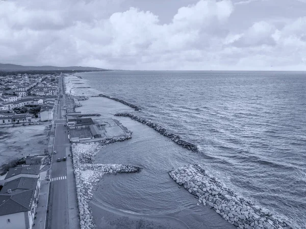 Vue aérienne de la côte de Marina di Pisa, Toscane, Italie — Photo