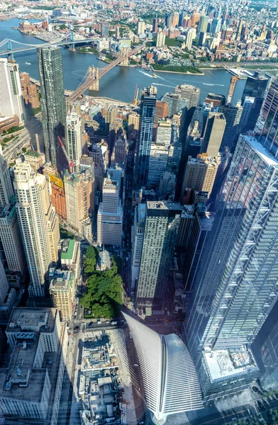 Köprüleri ile Manhattan hava görünümü, Brooklyn Köprüsü ve Manh