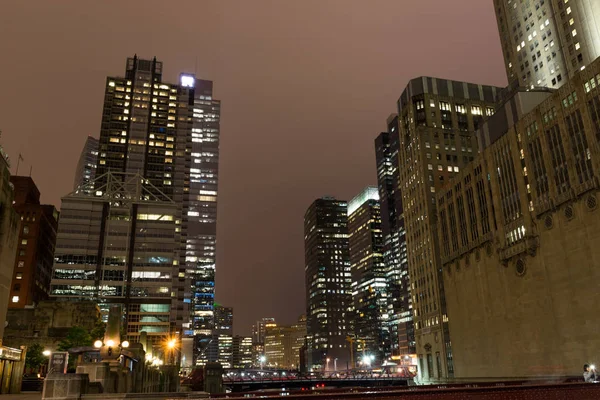 Чикаго вночі — стокове фото