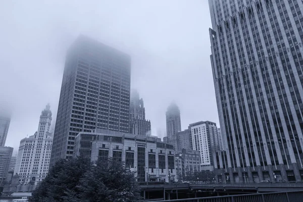 Skyskrapor från Chicago i dimman — Stockfoto