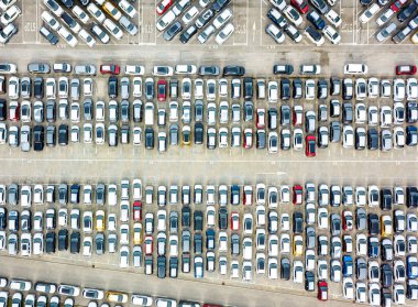 Gümrük otoparkının hava görüntüsü.