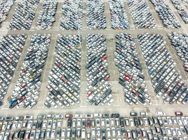 Вид з повітря на митний паркінг — стокове фото