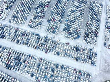 Gümrük otoparkının hava görüntüsü.
