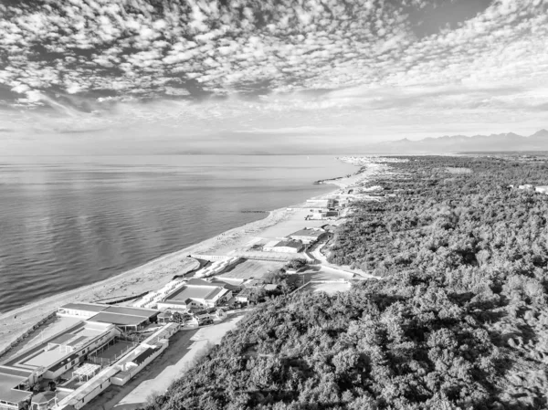 Kışın Toskana kıyılarının havadan görünüşü — Stok fotoğraf