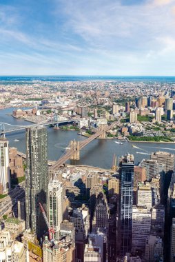 Köprüleri ile Manhattan hava görünümü, Brooklyn Köprüsü ve Manh