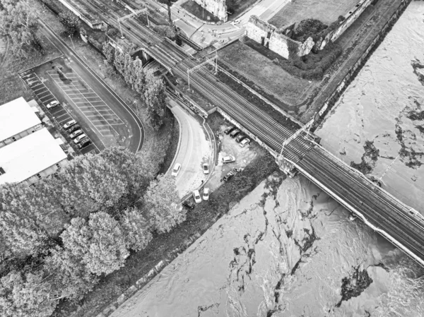 Vue aérienne de la rivière Arno, Pise, Italie — Photo