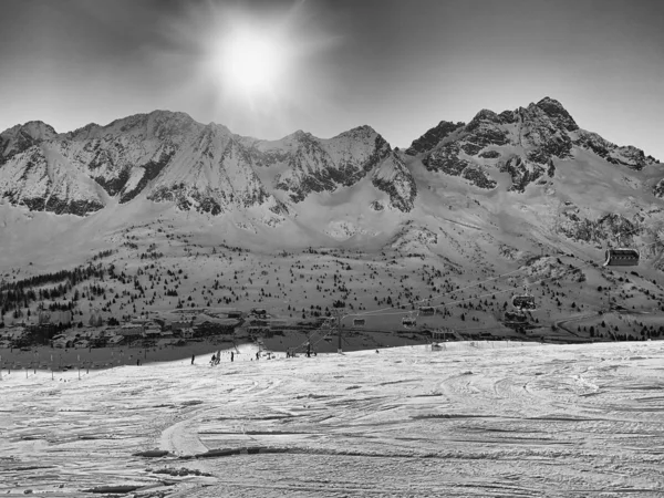 Dolomitas, um dos lugares mais bonitos do mundo para esquiar — Fotografia de Stock