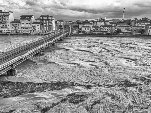 Détails Pont Train Avec Rivière Swallen Pise Italie — Photo