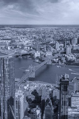 Köprüleri ile Manhattan hava görünümü, Brooklyn Köprüsü ve Manh