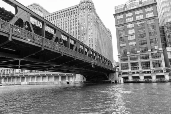 시카고와 도시를 연결하는 — 스톡 사진