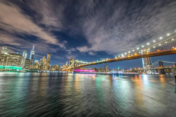 Manhattan Brooklyn Köprüsünün Silüeti Gece Görüşü — Stok fotoğraf
