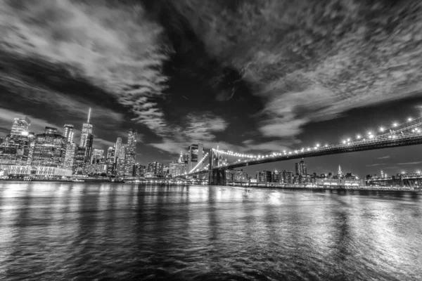 Скайлайн Манхэттена Бруклинского Моста Вид Ночью — стоковое фото