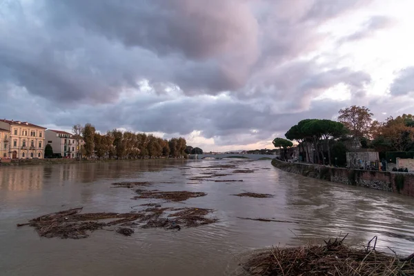 Vista Del Río Arno Durante Hinchazón — Foto de Stock