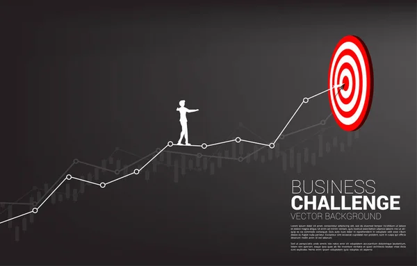 Silueta de hombre de negocios caminar cuerda en línea gráfico al centro de diana. Concepto de segmentación y negocio challenge.route al éxito . — Vector de stock