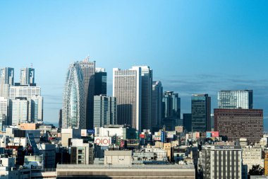 Japonya / Tokyo - 30 Ekim 2019: Shinjuku gökdeleni bu silueti