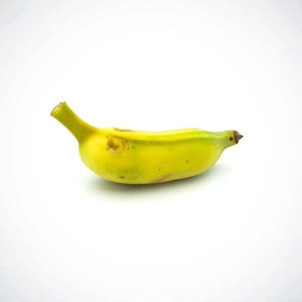Unreife Banane isoliert auf weißem Hintergrund. — Stockfoto