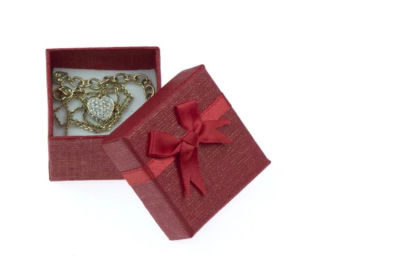 Caixa Presente Aberta Que Tem Colar Ouro Forma Coração Dentro — Fotografia de Stock