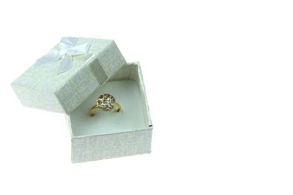 Open Gift Box Which Has Heart Shaped Gold Ring Isolated — Stock Photo, Image