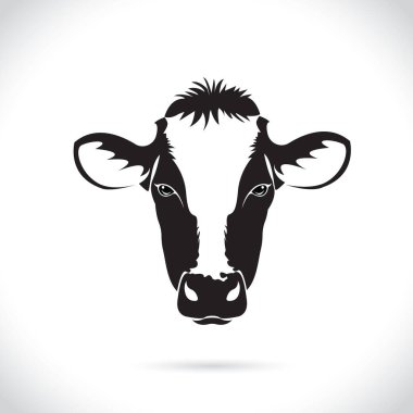 Beyaz arka planda izole edilmiş inek kafası tasarımı vektörü. inek başlıklı logo.