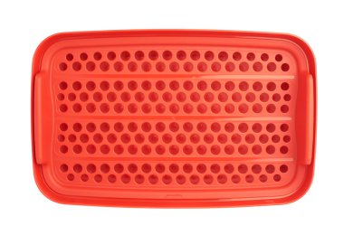 Beyaz arka plan üzerinde izole kırmızı plastik gıda kabı