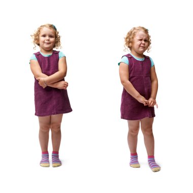 İzole beyaz arka plan üzerinde duran genç kız