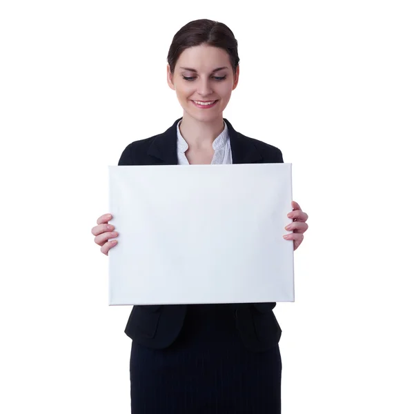 Mujer de negocios sonriente de pie sobre fondo blanco aislado — Foto de Stock