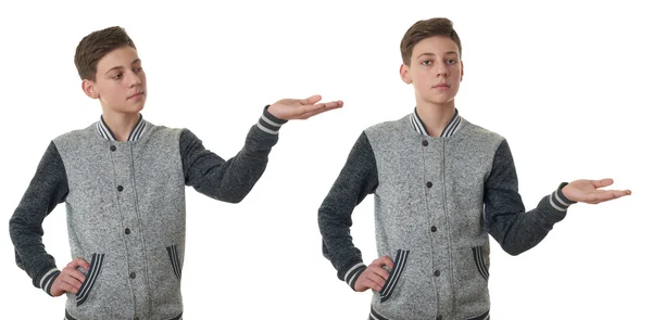 Lindo adolescente chico en gris suéter sobre blanco aislado fondo — Foto de Stock