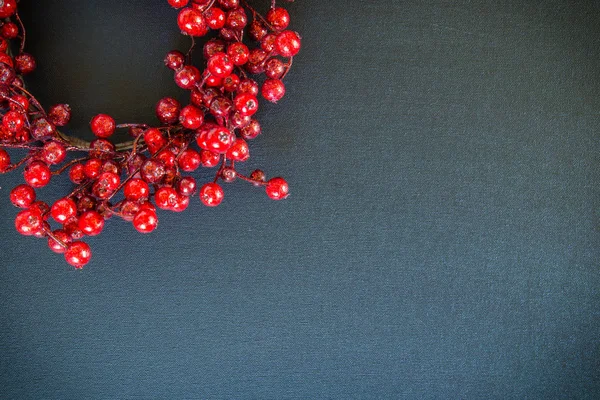 Siyah tuval arka plan üzerinde Noel çelenk