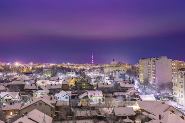 Mehtaplı gecede kış şehri manzarası