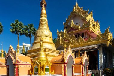 Malezya, Penang Georgetown 'daki Dhammikarama Burma Tapınağı' nın Stupaları.