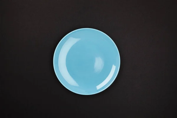 Assiette. Couleur. Vue d'en haut. Isolé. Pour votre design . — Photo