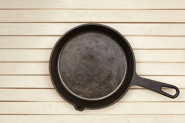 Pan. Metal El negro. Para cocinar. Hace calor. Para su diseño . — Foto de Stock