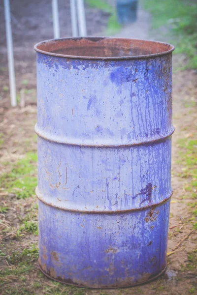 桶, 花园。色调照片. — 图库照片