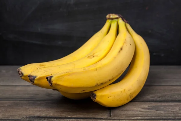 Ripe yellow Fresh bananas on — Stock Photo, Image