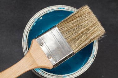 Fırça ve boya ahşap