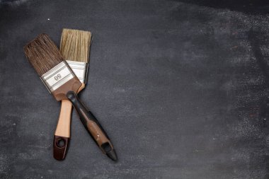 Fırça üstten görünüm siyah arka plan